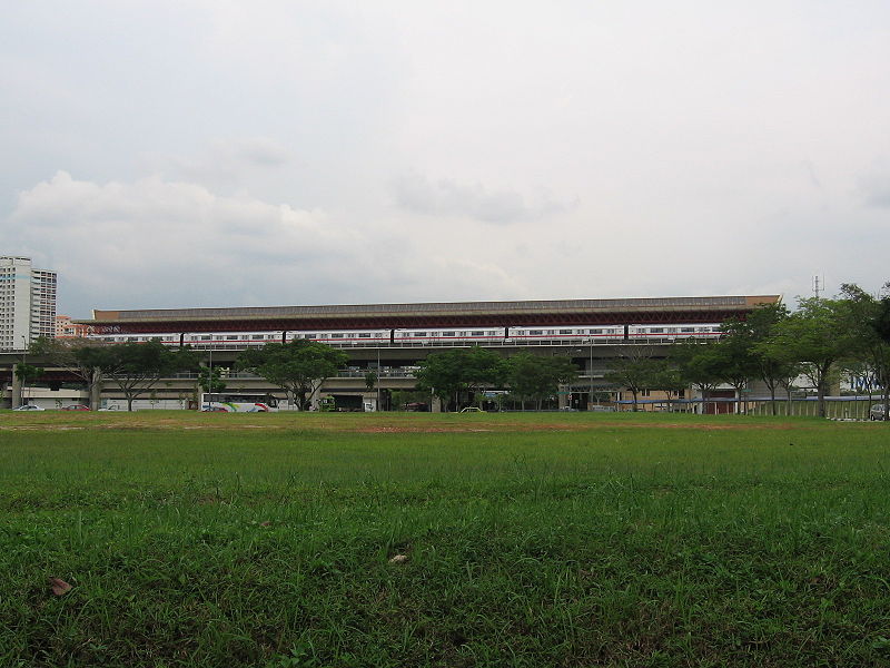 File:Jurong East MRT Interchange, Nov 05.JPG
