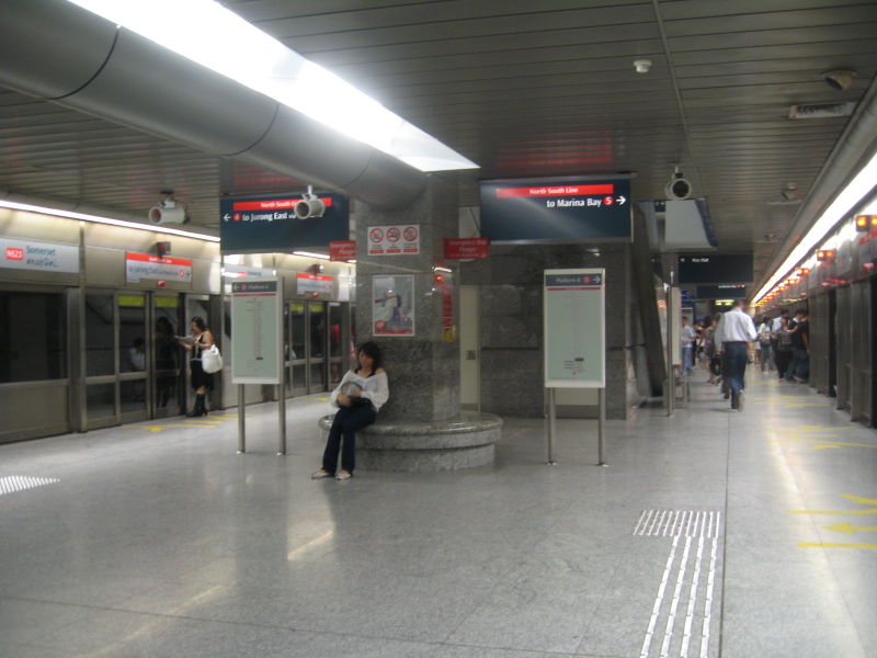 File:Somerset MRT Station 2.JPG